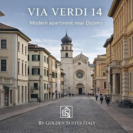 Goldensuitesitaly I Duomo 2 * טרנטו