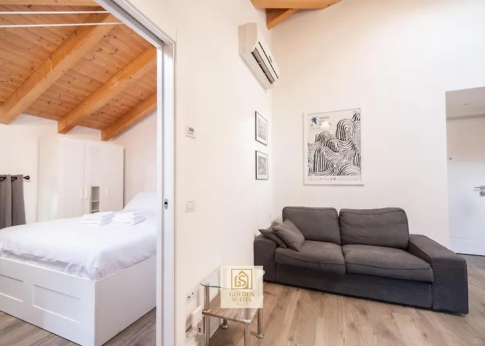 Goldensuitesitaly I Duomo 2 דירה *