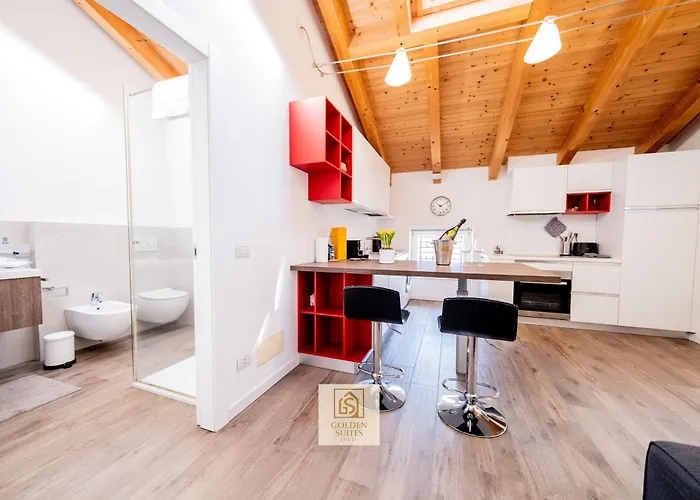 Goldensuitesitaly I Duomo 2 דירה טרנטו