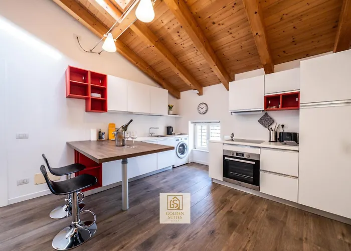 Goldensuitesitaly I Duomo 2 דירה *