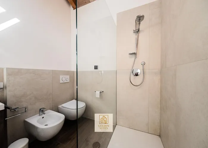 דירה Goldensuitesitaly I Duomo 2 *