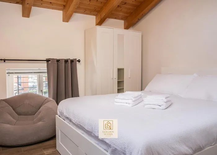 דירה Goldensuitesitaly I Duomo 2 טרנטו