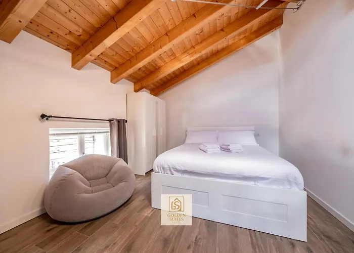 דירה Goldensuitesitaly I Duomo 2 *