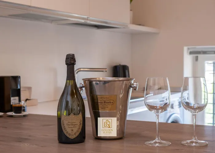 דירה Goldensuitesitaly I Duomo 2 טרנטו