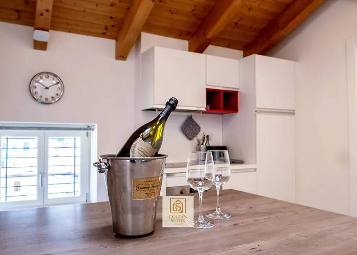 Goldensuitesitaly I Duomo 2 דירה *