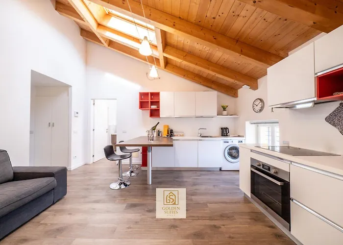 Goldensuitesitaly I Duomo 2 דירה *